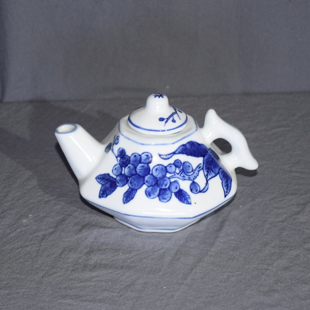 Vintage Nantucket Blue and White Blueberry Porcelain Teapot 4.5"